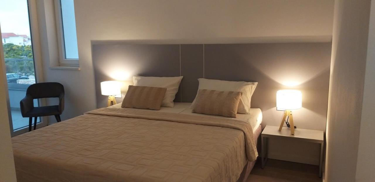Villa Cala, Hotel Rooms&Apartments Novalja Bagian luar foto