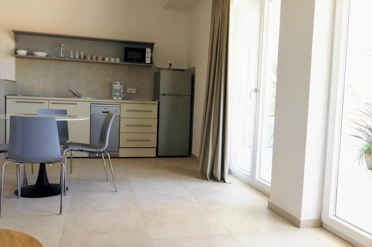Villa Cala, Hotel Rooms&Apartments Novalja Bagian luar foto