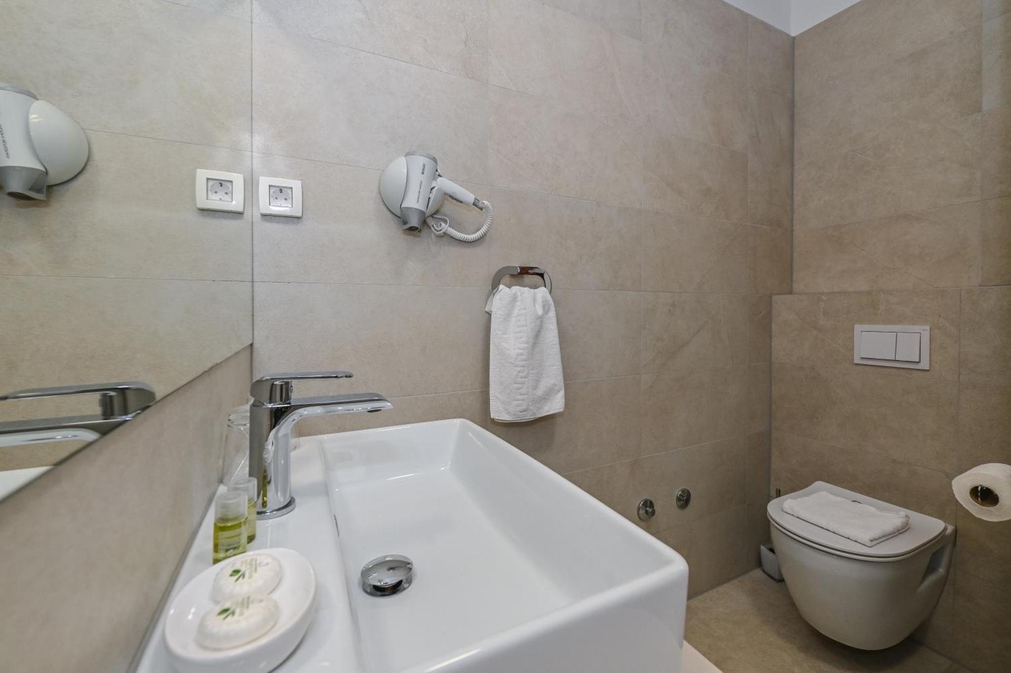 Villa Cala, Hotel Rooms&Apartments Novalja Bagian luar foto